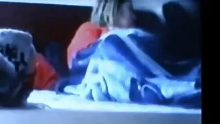 Un macho assertif baise dans le vagin non rasé d'une fille claire magic movie porn