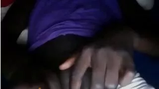 Fille sans complexes devant son petit ami doigtant pornofrancaisgratuit la chatte