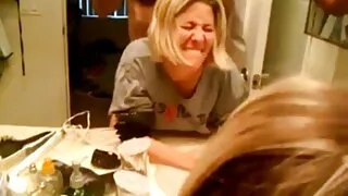 Homme dans la gorge bite dure baisée vierge avec de porno agressive belles formes