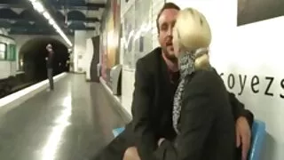 Baise film erotique gratuit excitée dans une belle blonde filmée