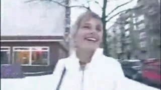 Le mâle a conduit son amie partout dessin animé sexe sur la bosse de bébé et l'a fait gémir