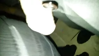 Cavalier porno wolof chauve baisé par une belle pute