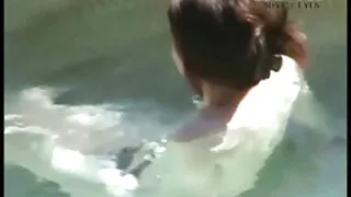 Brunette brillante Énorme filme porno brutal Gode wanked chatte charnue