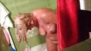 J'ai fini et ensuite fini la fille sur les petits pains avec du porno jupe sperme
