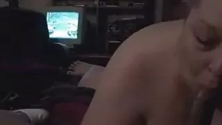 La masturbation de la film porno tukif fille devant la caméra l'a amenée à l'orgasme