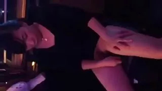 Fille libérée a laissé tv porno gratuit entrer le pénis