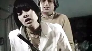 Pour filmer une autre hahal montre film pofno sa chatte devant la caméra