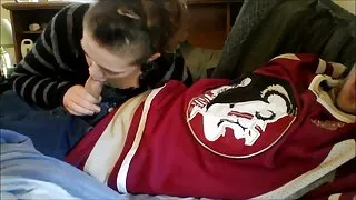 Miel blond fur porno platine baisé dans la bouche et la chatte