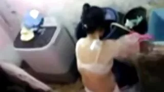 Mature expérimentée porno femme avec animal a sucé la bite de son amant