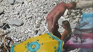 Fille détendue doigtant le clitoris et film x pornovor le gode