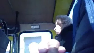 La femelle se masturbe allongée et jackie chan porno éprouve des sensations indescriptibles