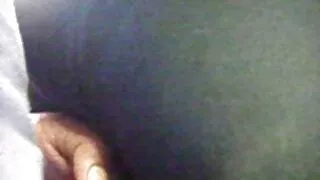 Alors que personne ne voit une femme film porno ancien se baiser dans son vagin