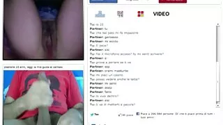 À l'aide d'une minute gratuite de doigté video porno gratuito de chatte basané
