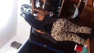 Destrier dangereux frigs rousse film porno 300 dans la bouche sur le lit