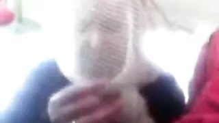 Le jeune pepe caresse passionnément le cul film pprno d'une belle dame