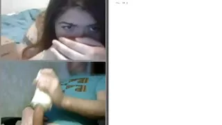 Se masturber avec un vibromasseur tukif casting chatte rose délicate